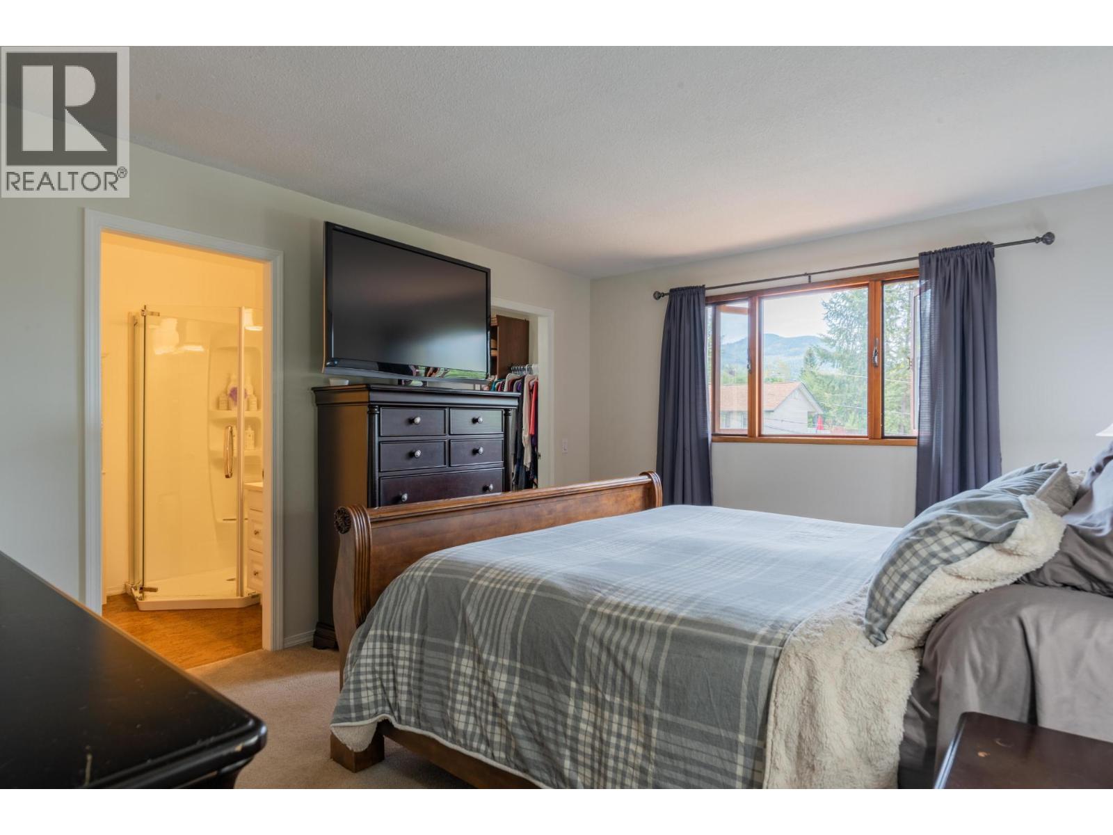 Listing photos from owner occupancy