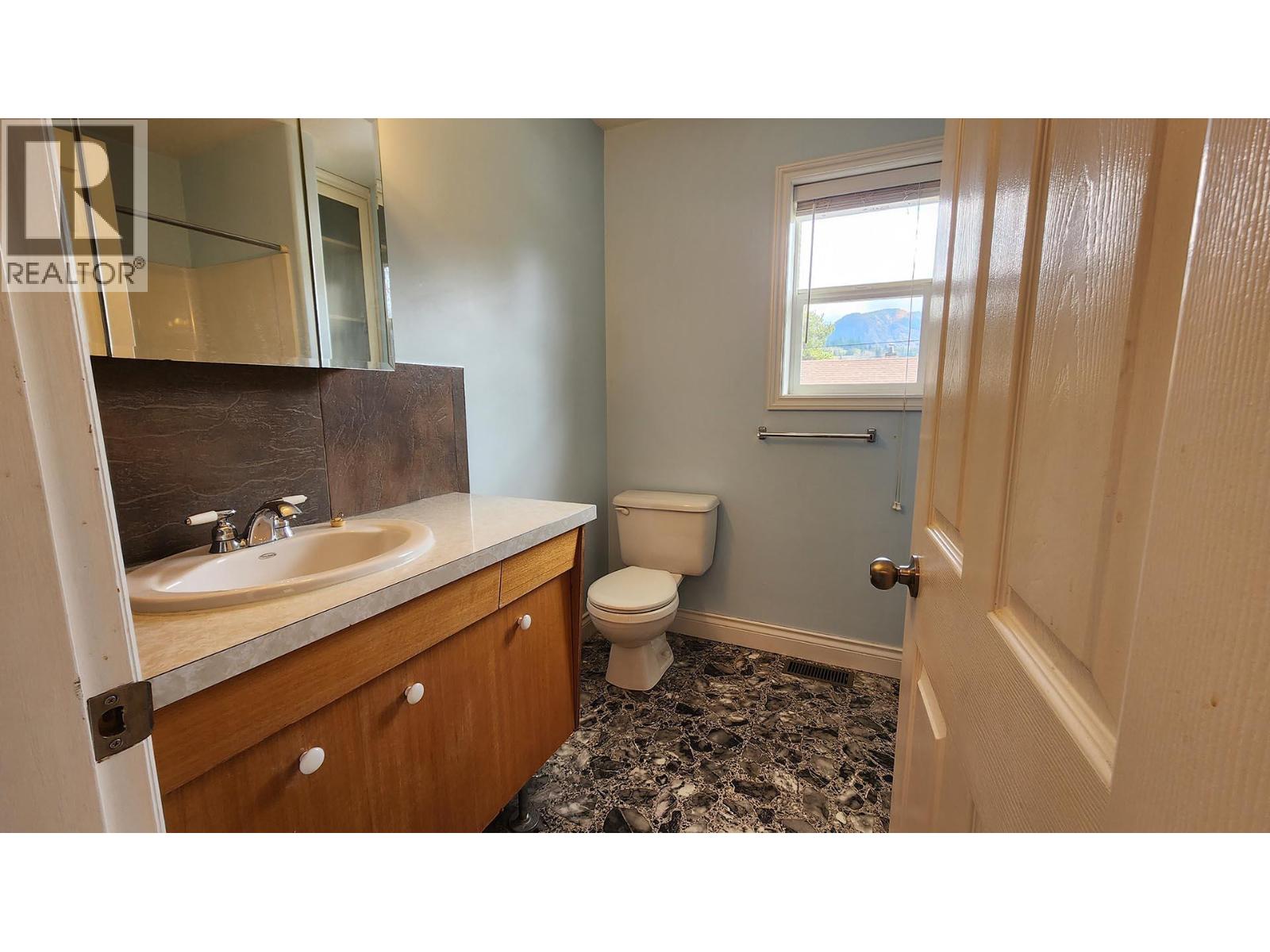 main bath on the 2nd floor