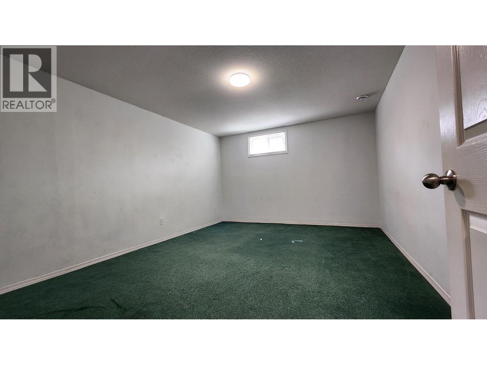 bedroom/den