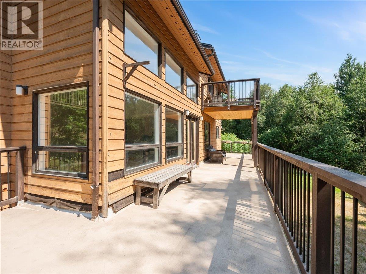 Main Floor Back Deck