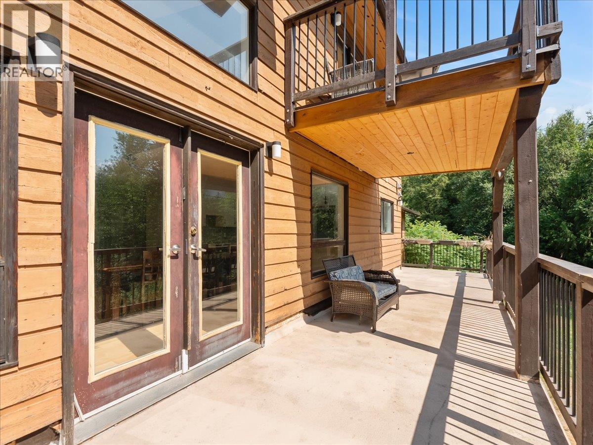 Main Floor Back Deck