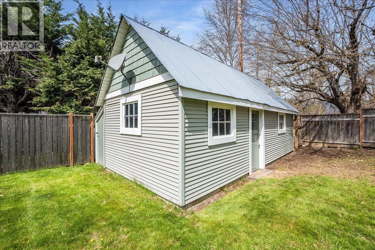 Detached Garage/Workshop Exterior