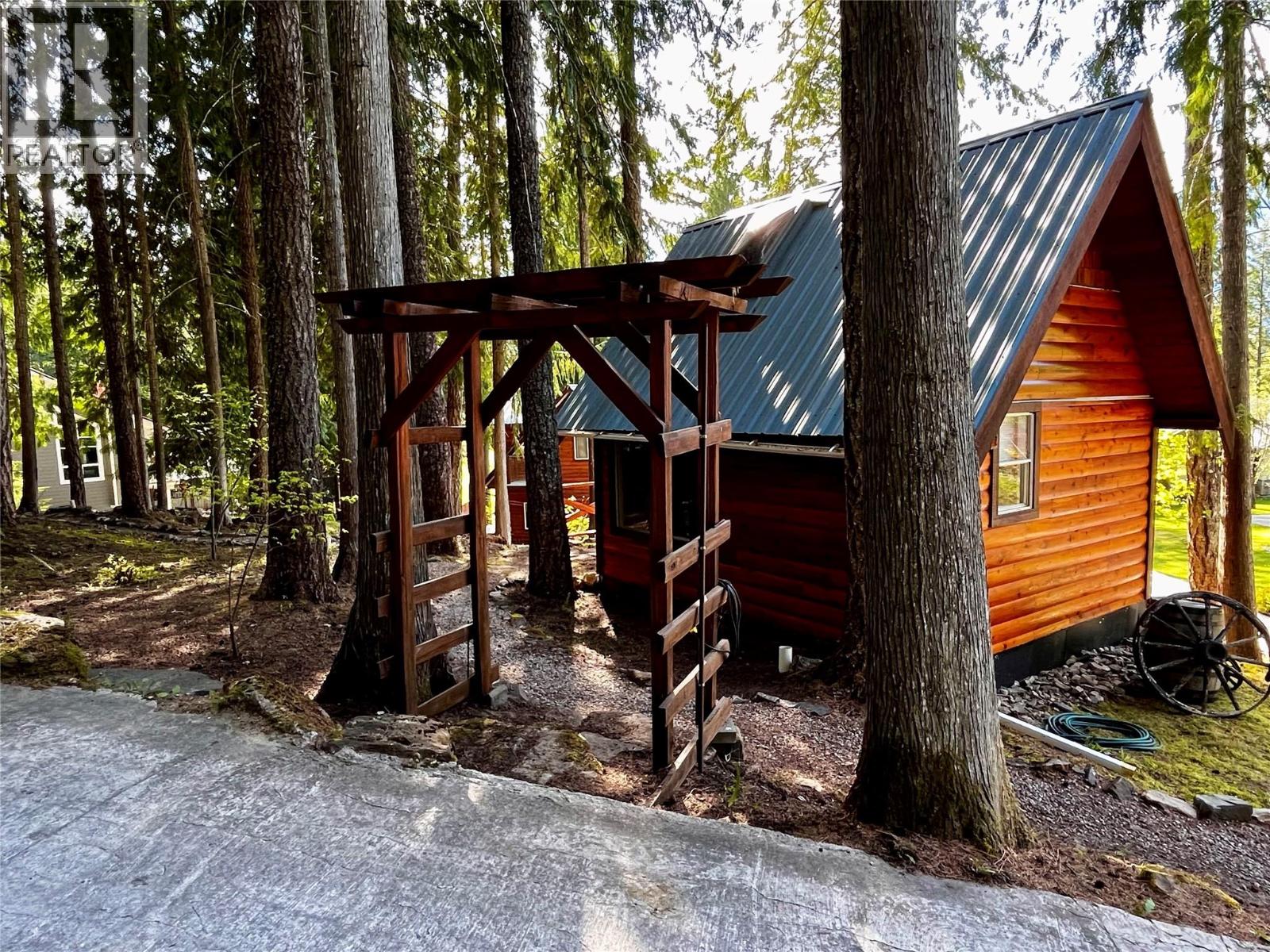 Guest cabin in the woods