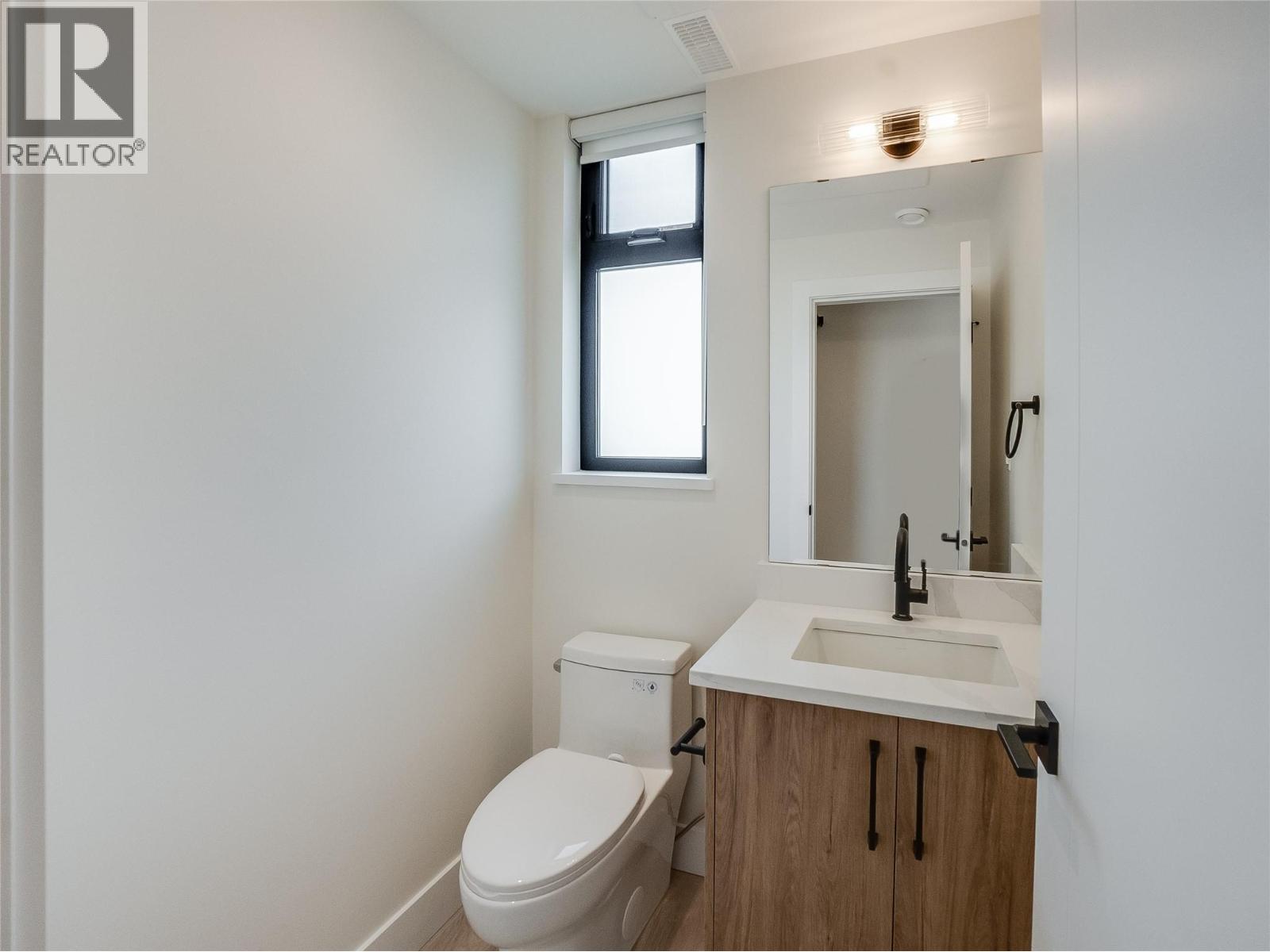 Powder room/half bathroom