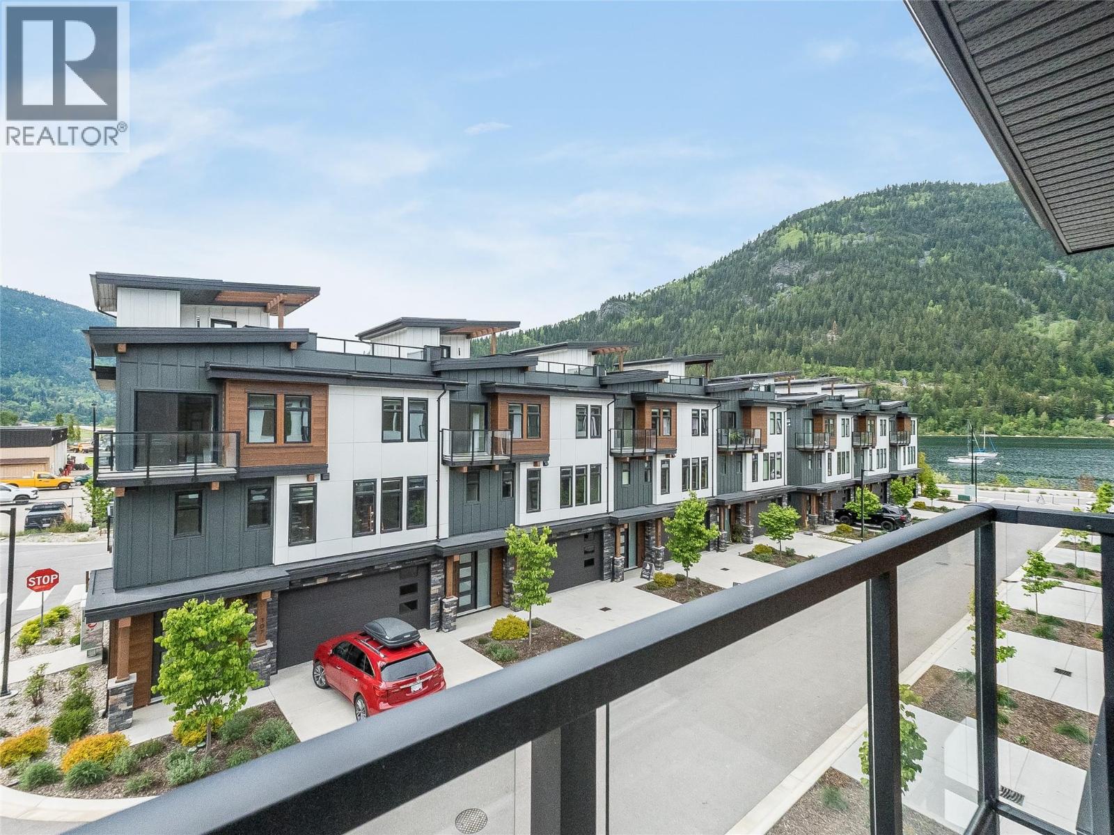 upper small deck views