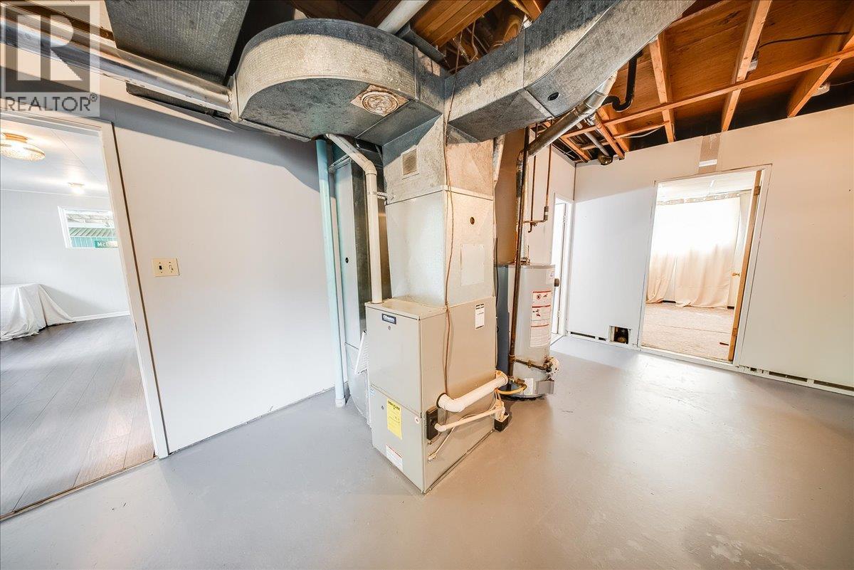 Rec room / Family room / suite potential in basement.