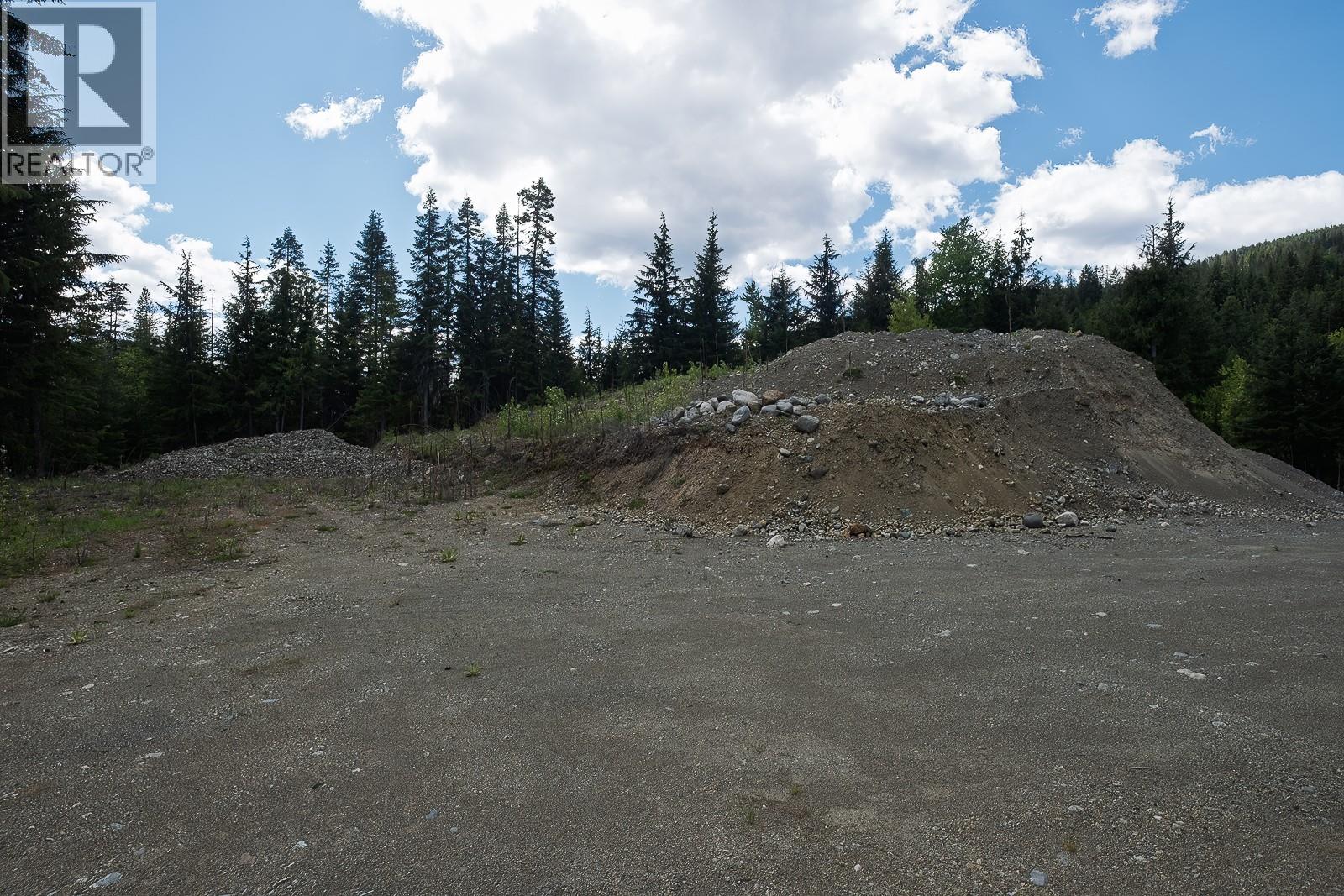 Natural gravel deposit - usable material.