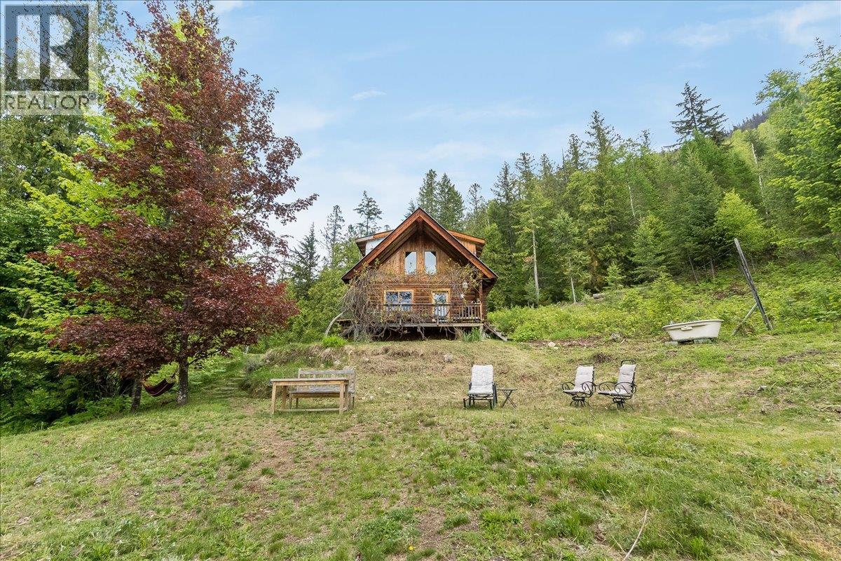 2 bedroom craftsman log home