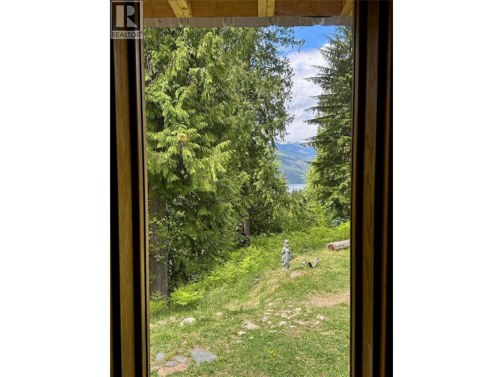 Views from all windows!