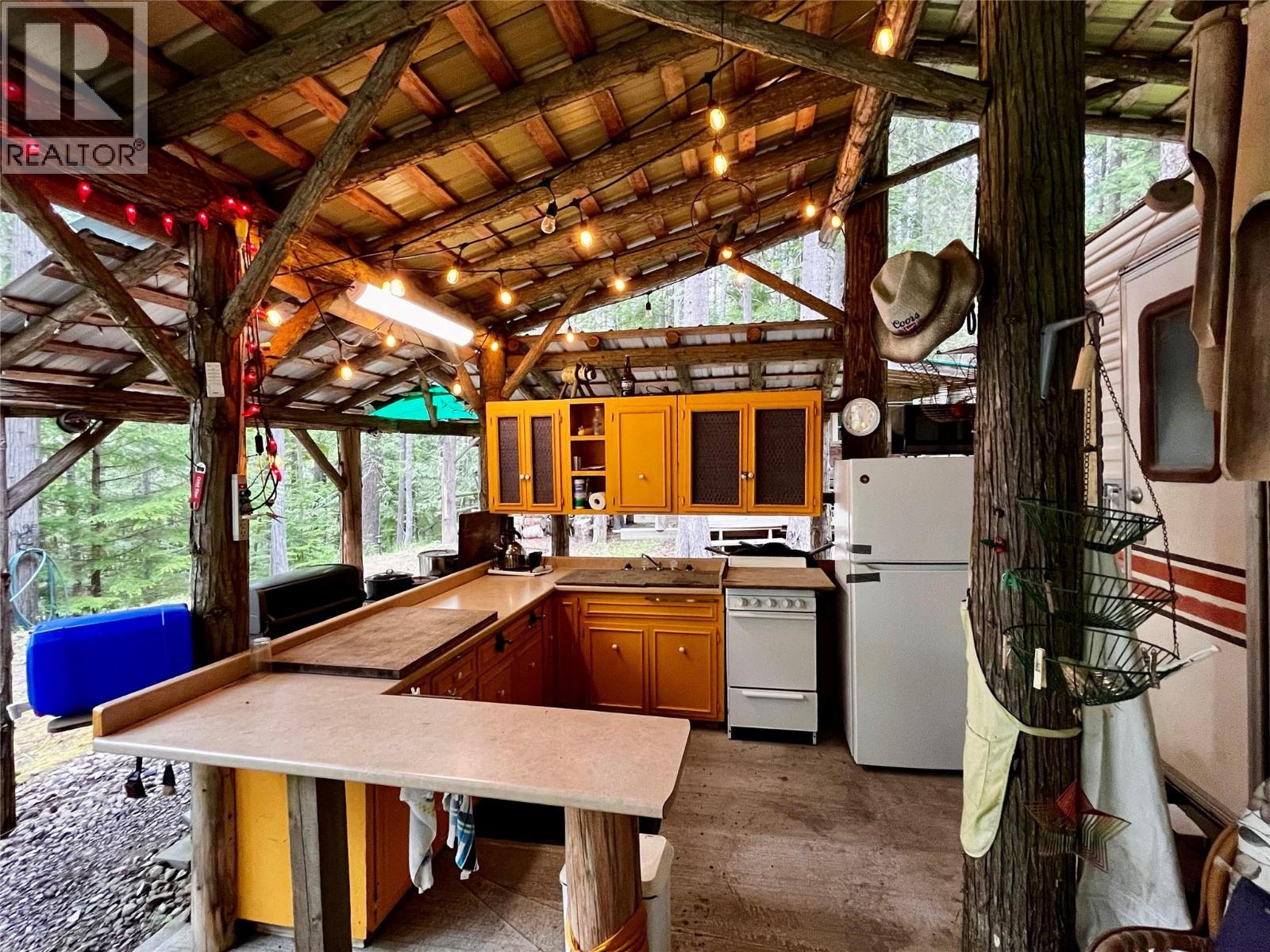 Outdoor kitchen