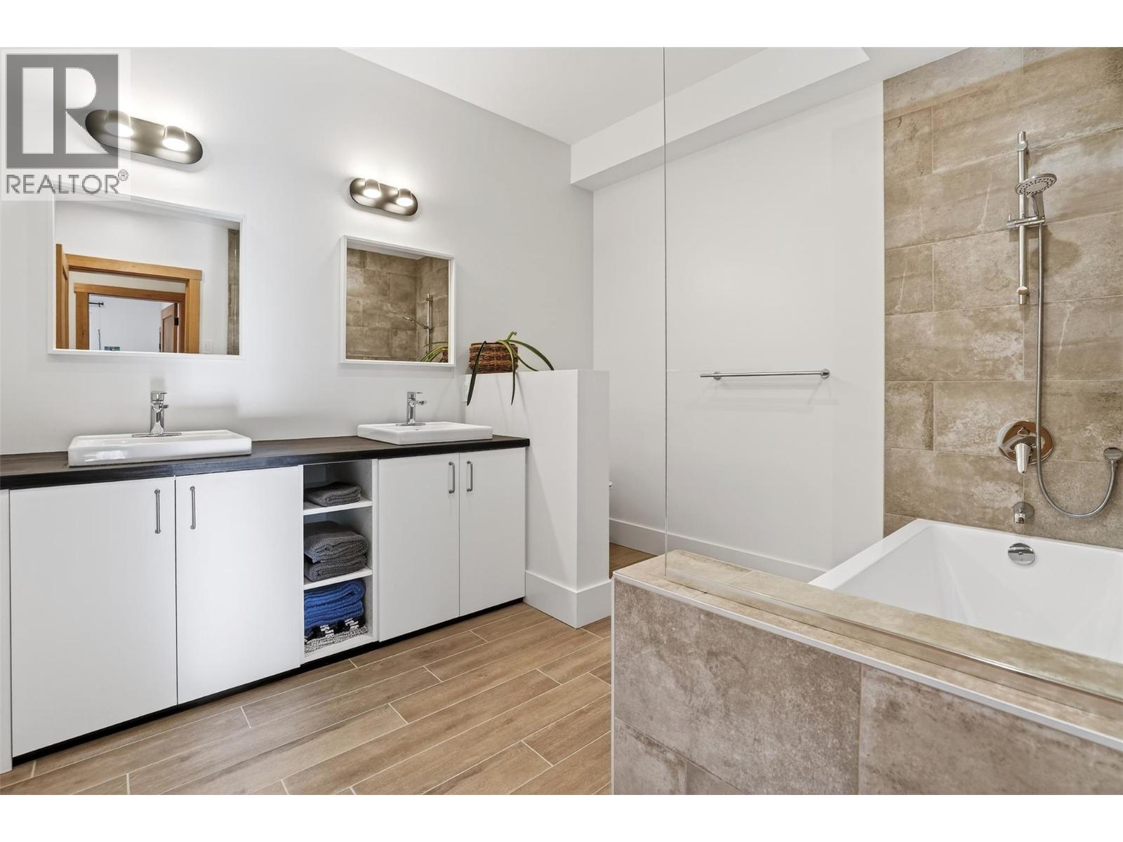 Full Bath Double Vanity - Lower Level