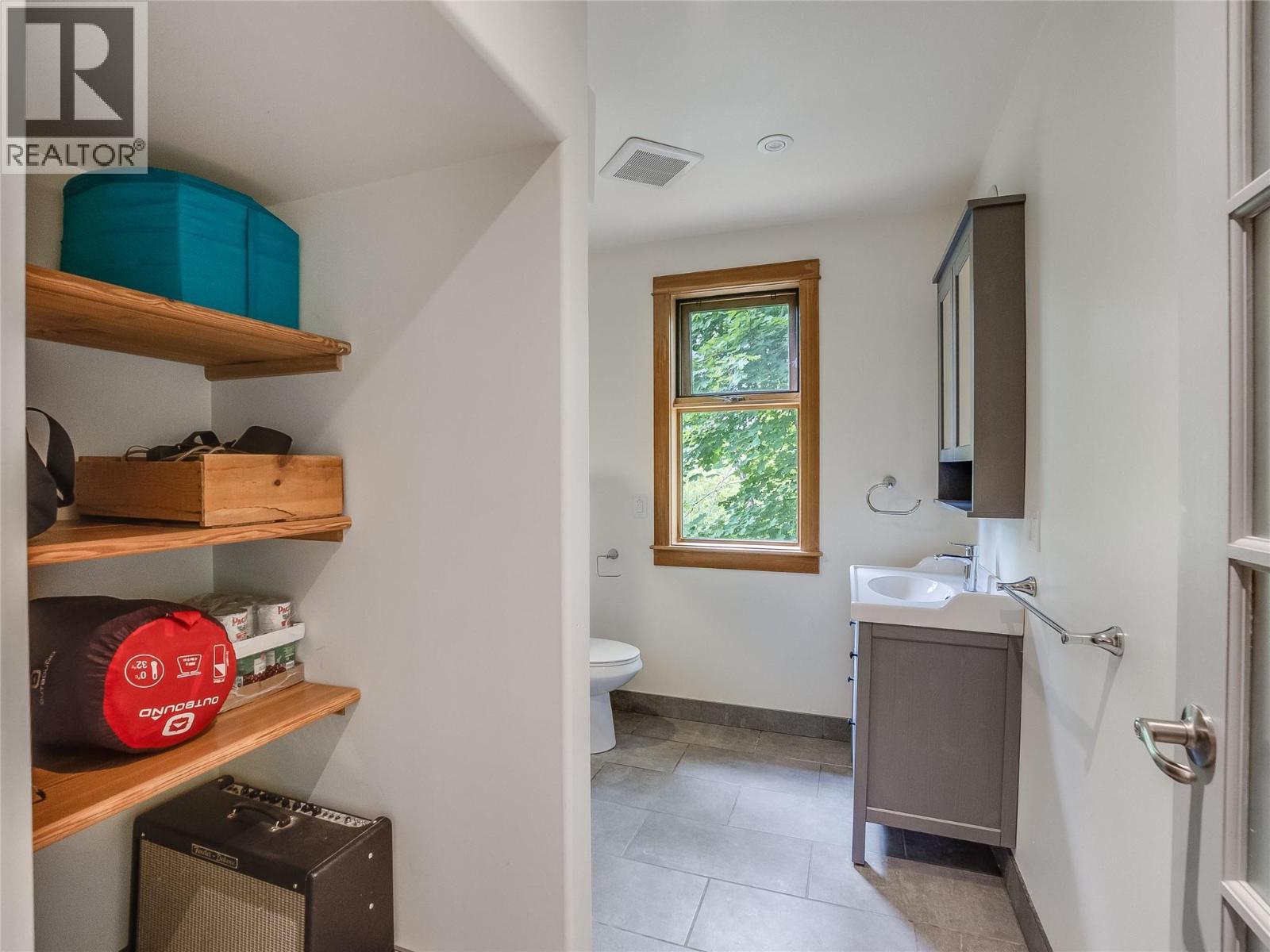 Suite Bathroom