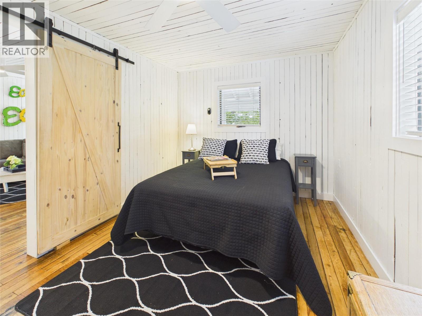 Cottage bedroom