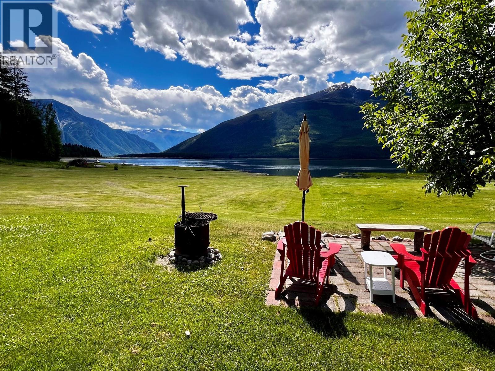 Spectacular waterfront area