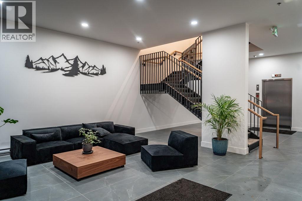 Common area lobby