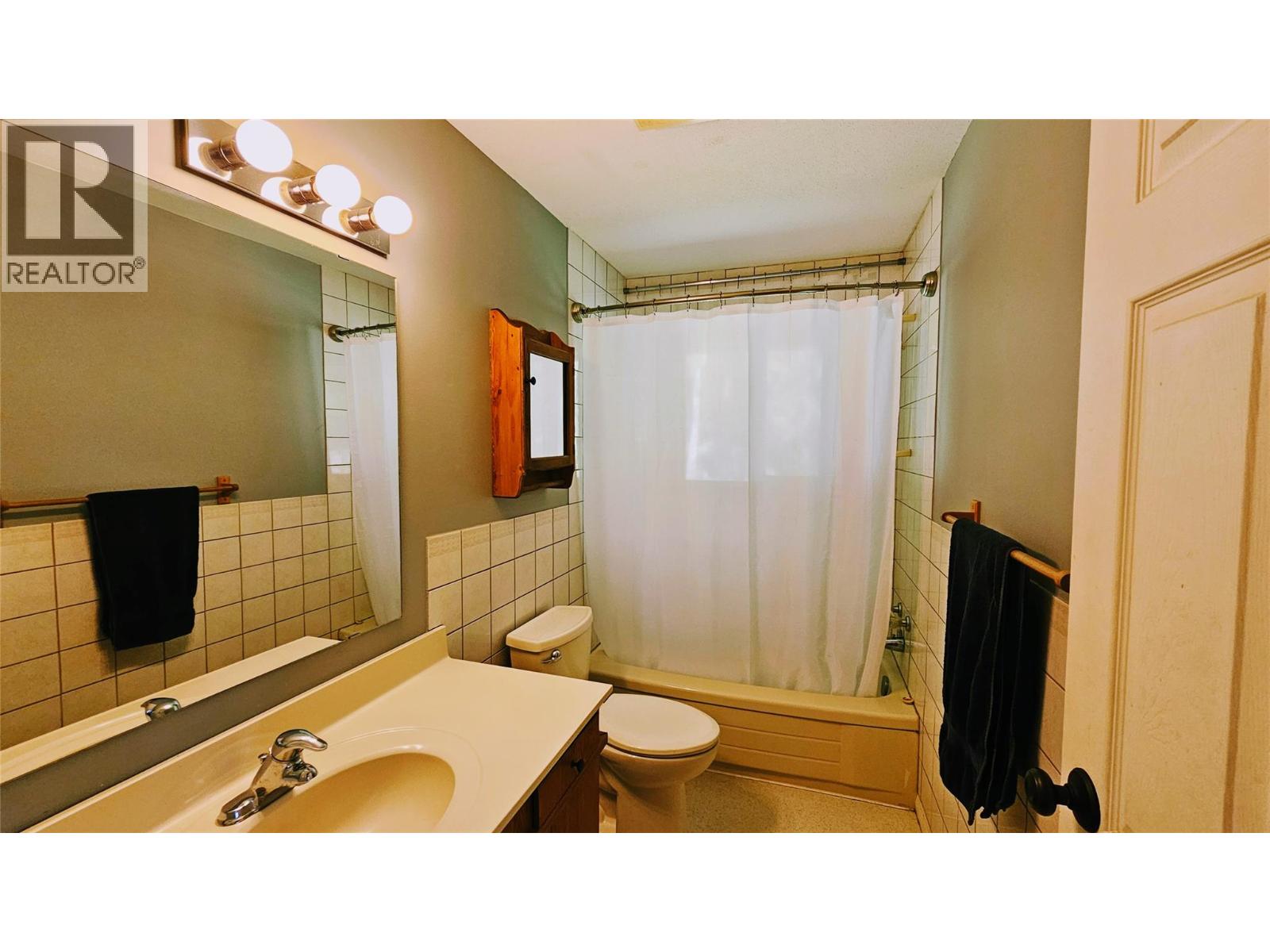 Upstairs Bath