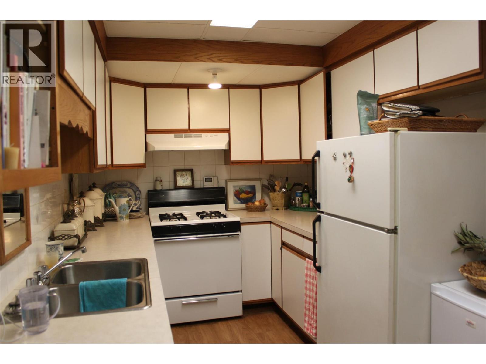 Suite kitchen