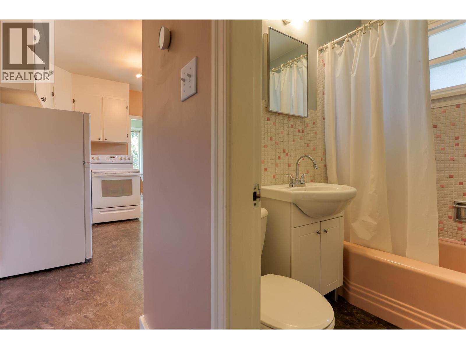 Main bathroom