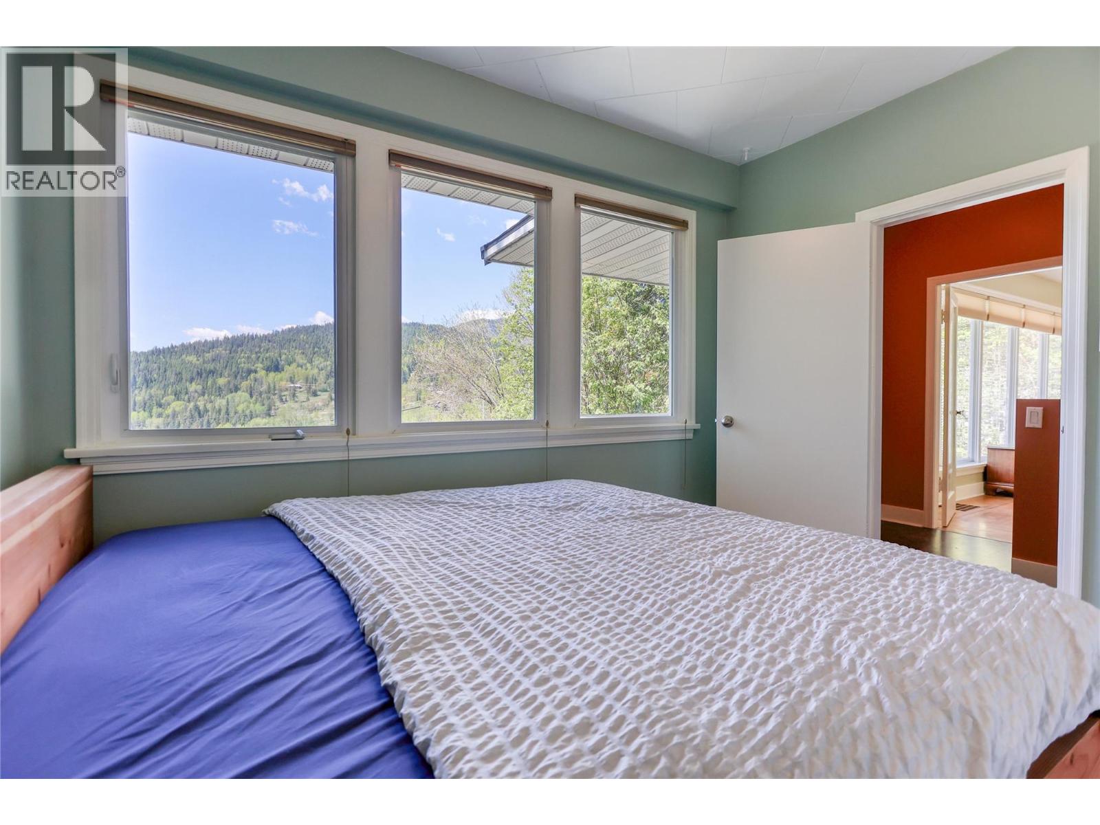 Main master bedroom
