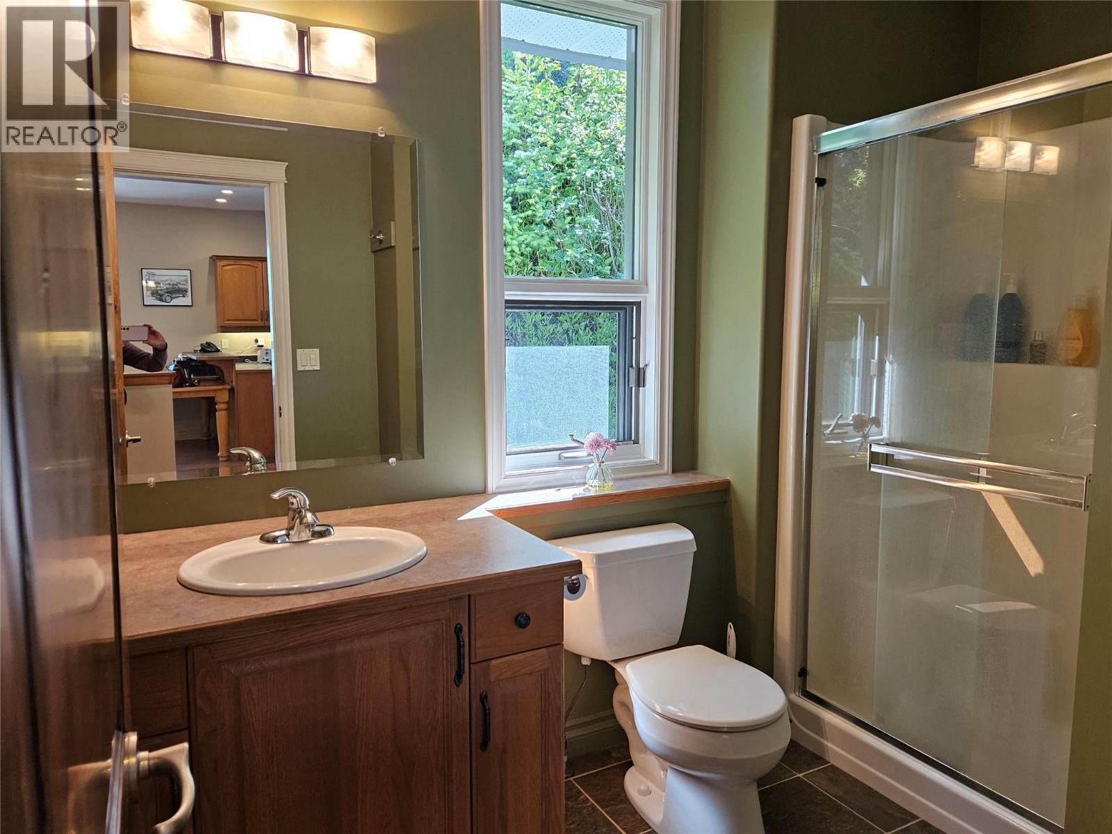 HOUSE MAIN BATHROOM