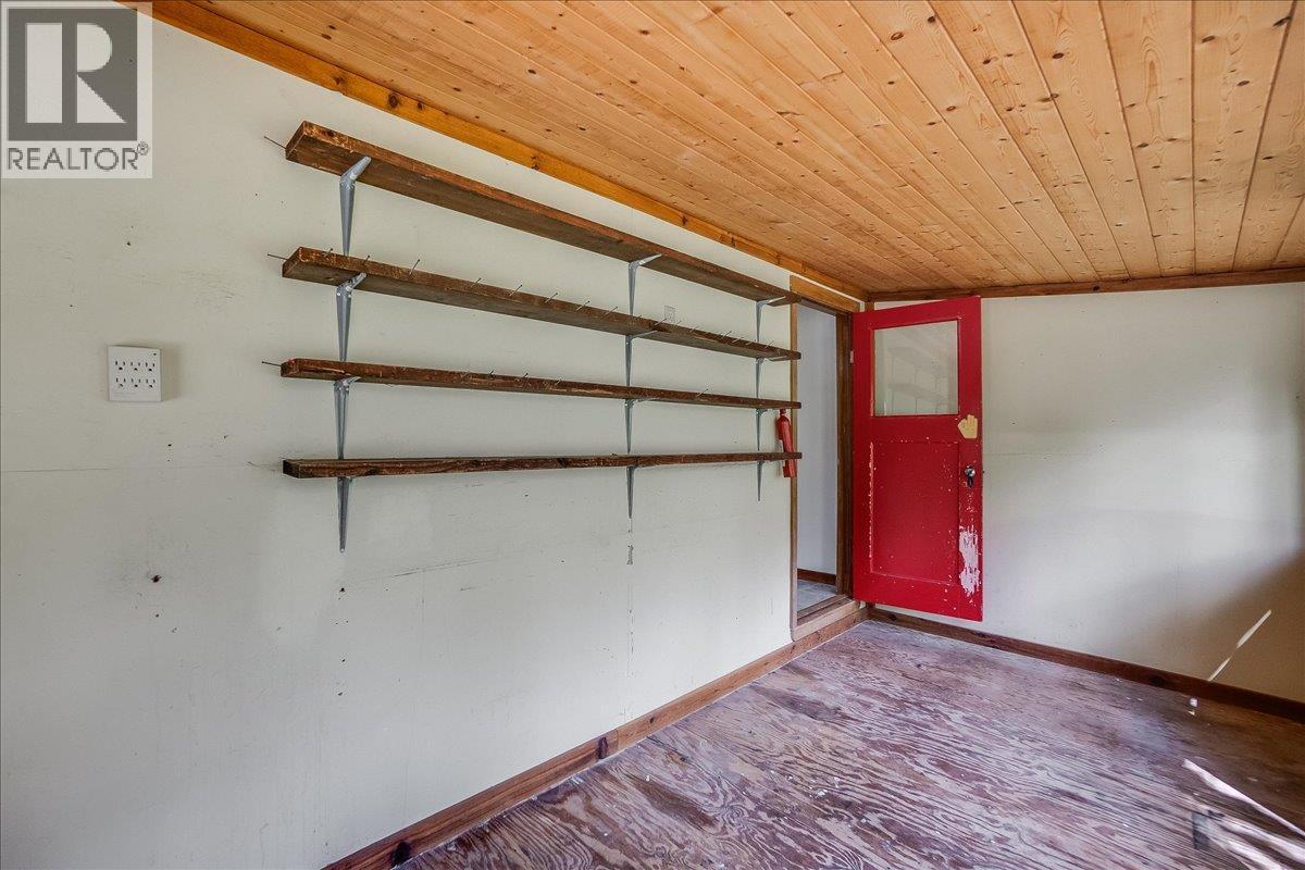 Mud room 2