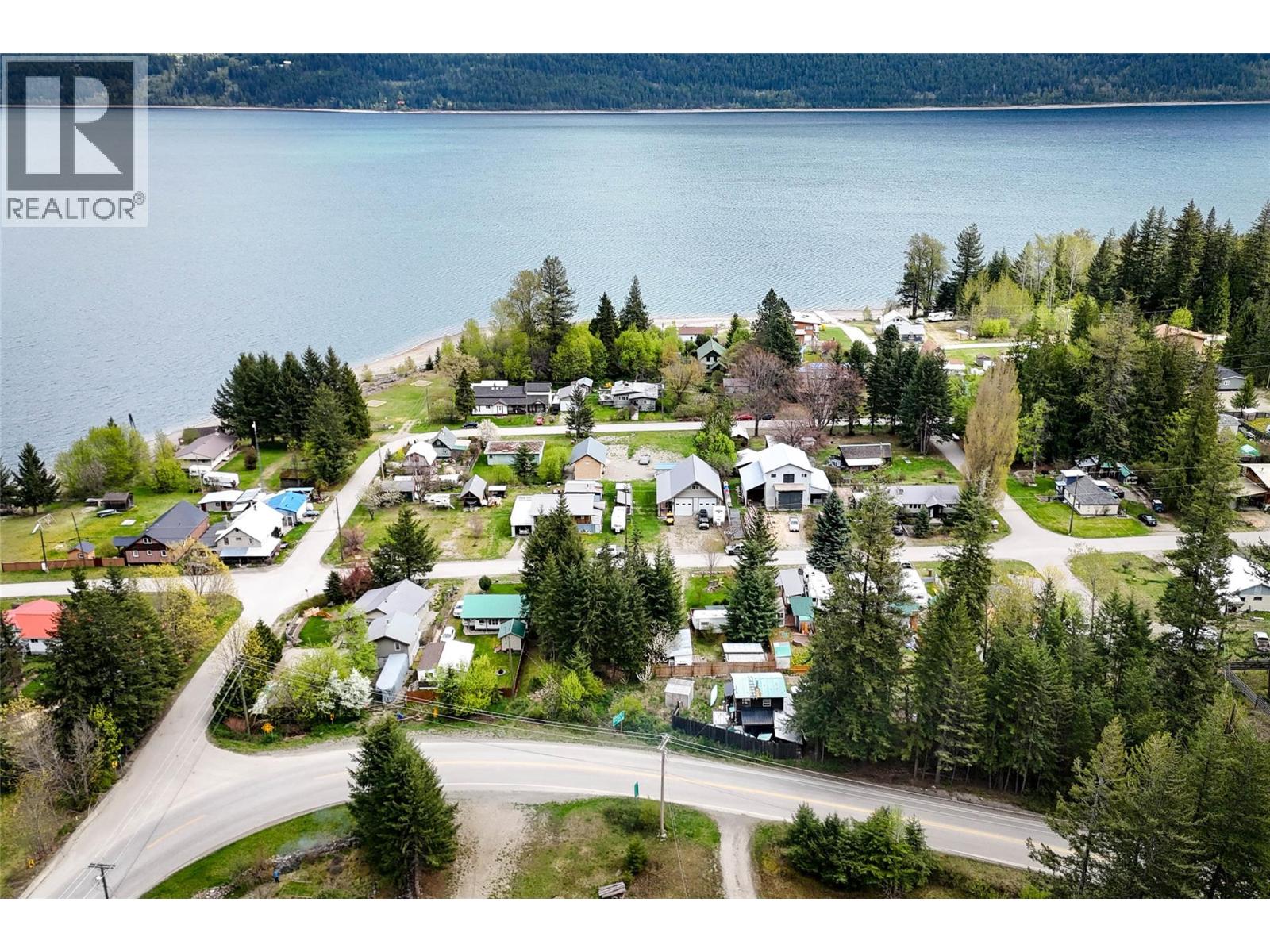 birds eye view of Lardeau.