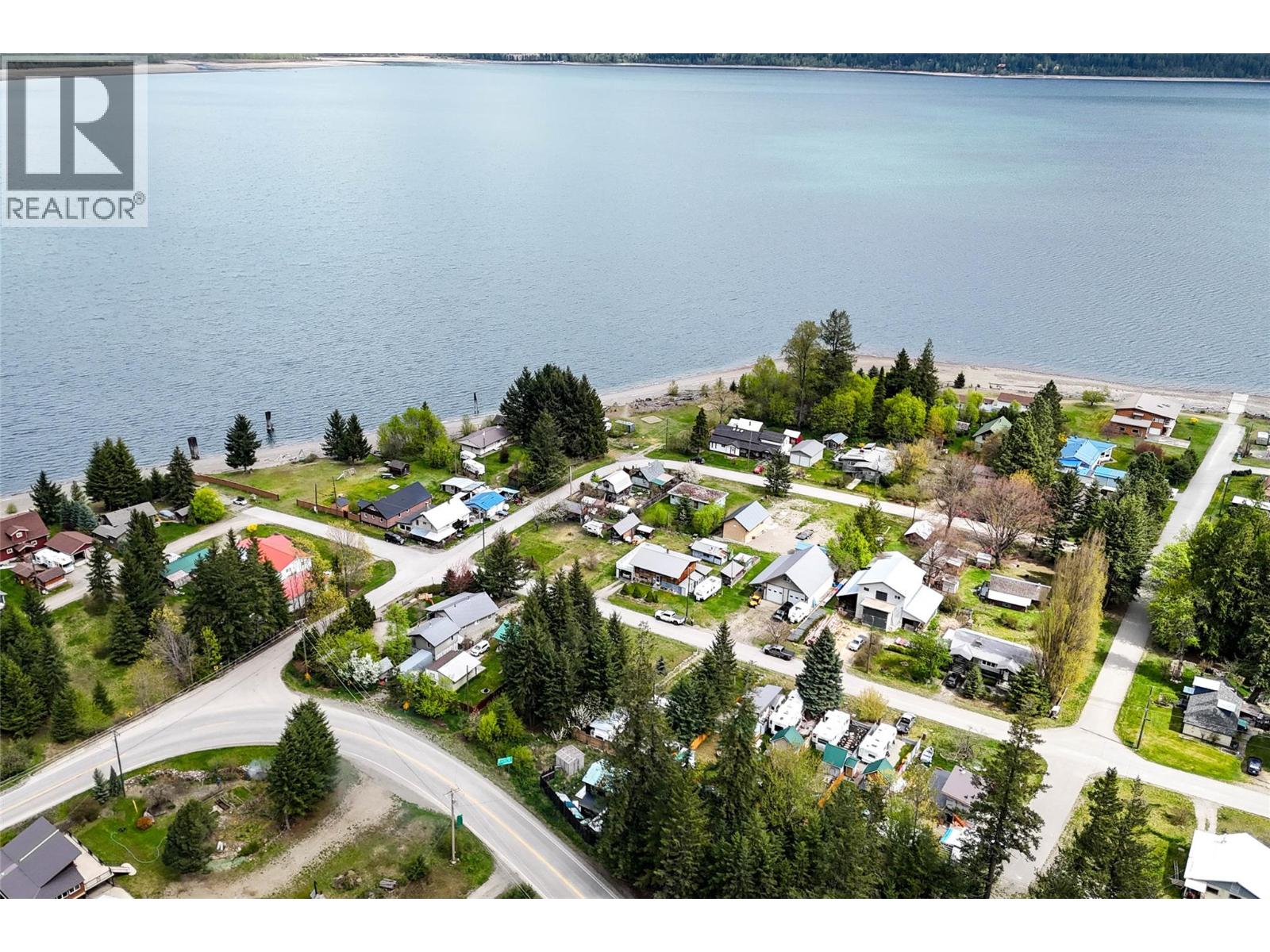 birds eye view of Lardeau.