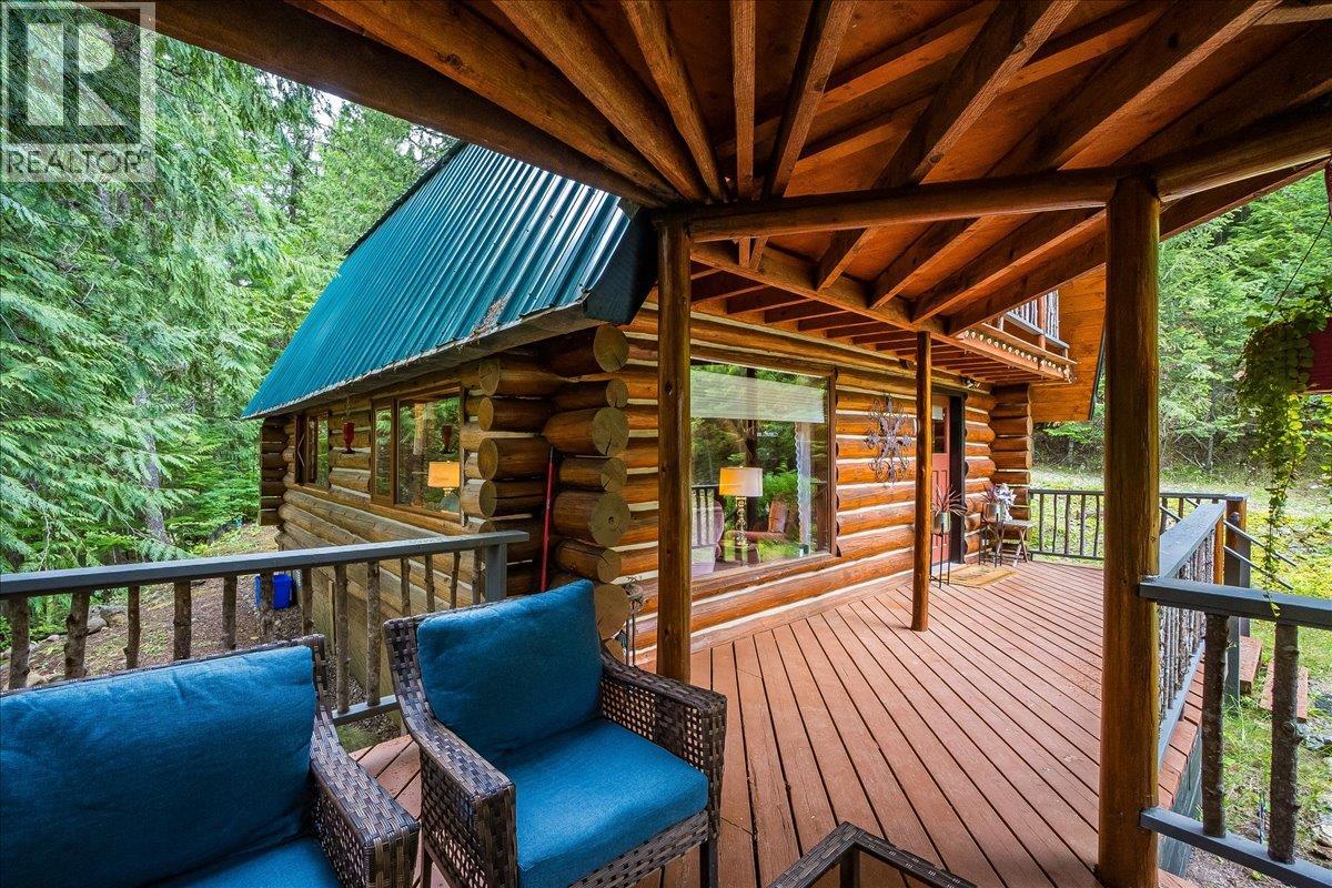 Deck space over looking the creek