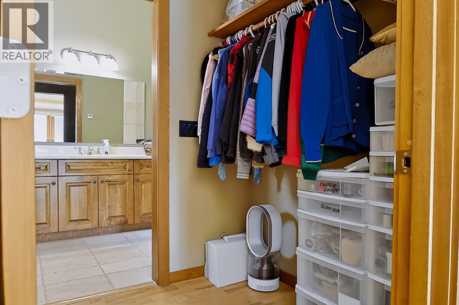 walk in closet