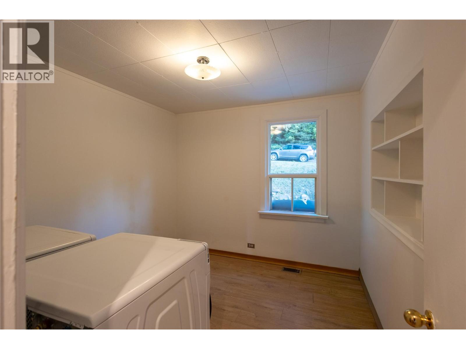 laundry/misc room