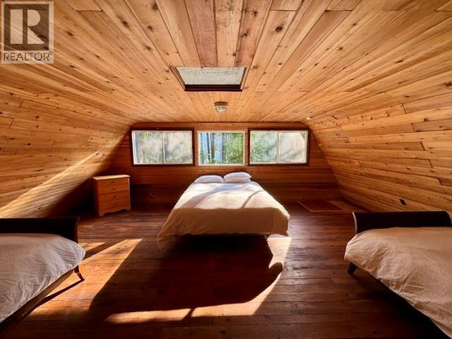 upstairs of cabin