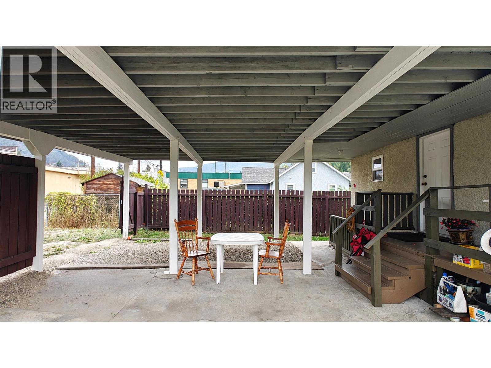 Carport of 1939 Beaver Street E, Fruitvale V0G 1L0