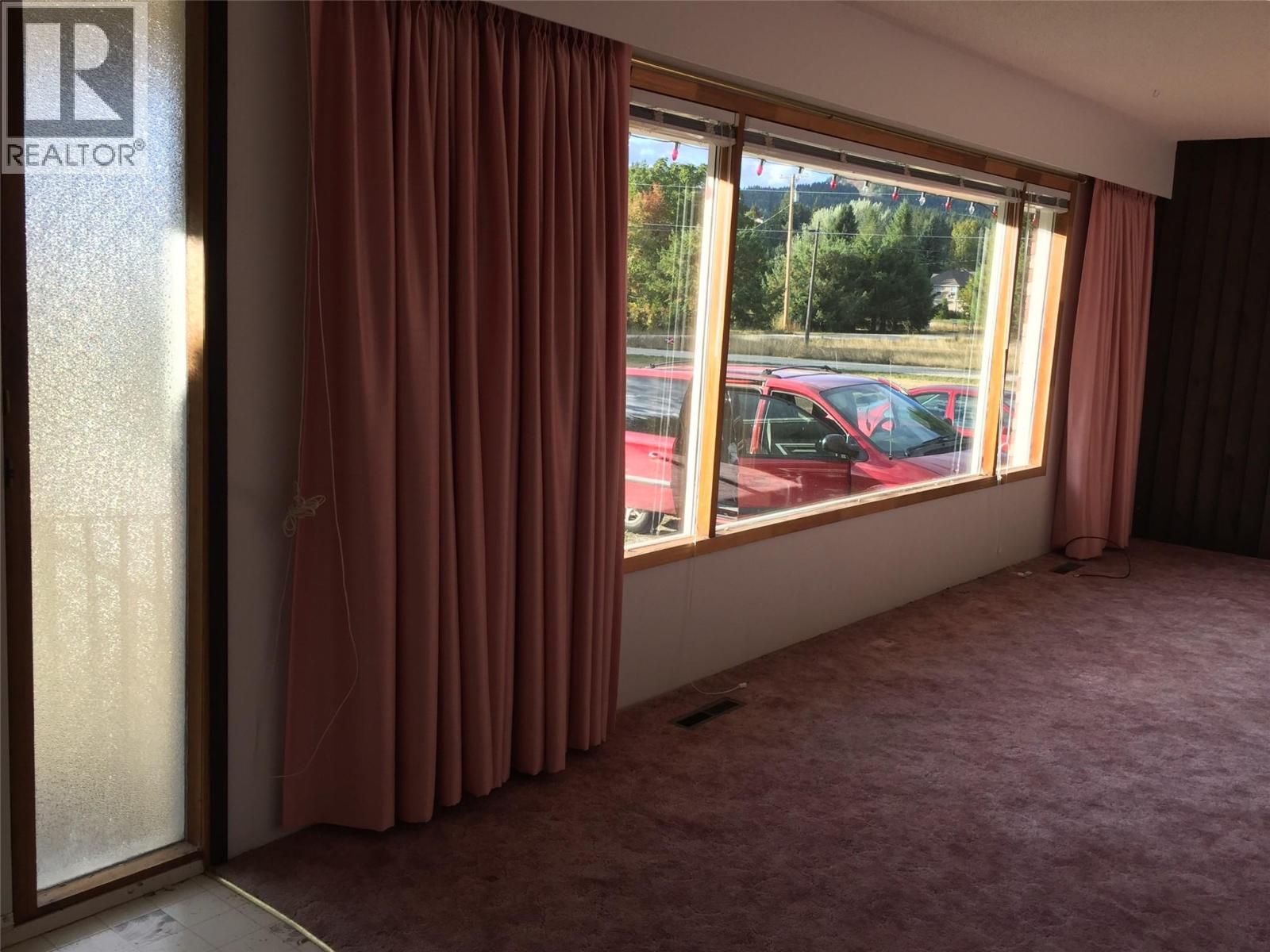 Main Floor livingroom from 2017