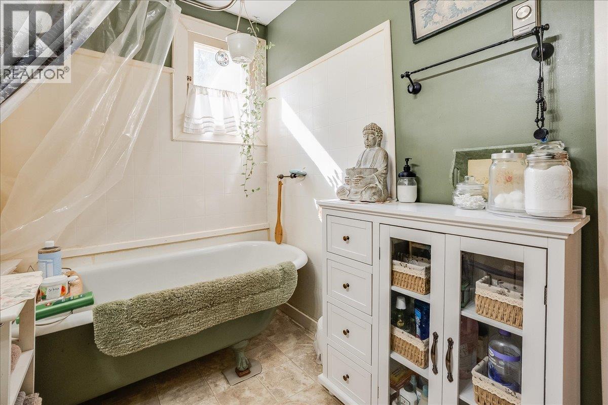 Clawfoot Tub