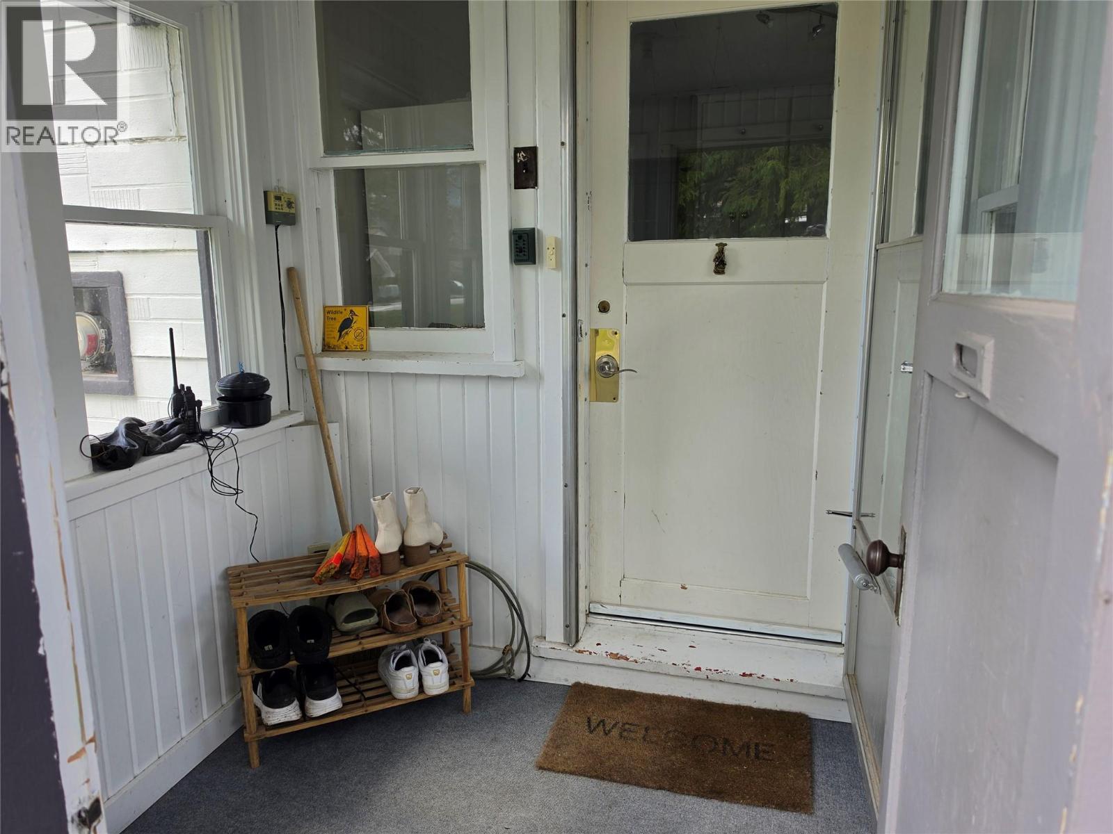 Side porch