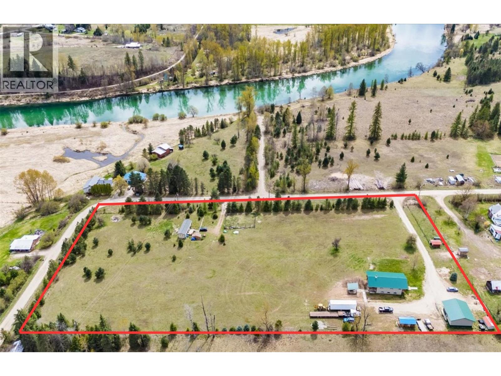 Approx. lot lines.  Property is a two minute walk to the river.