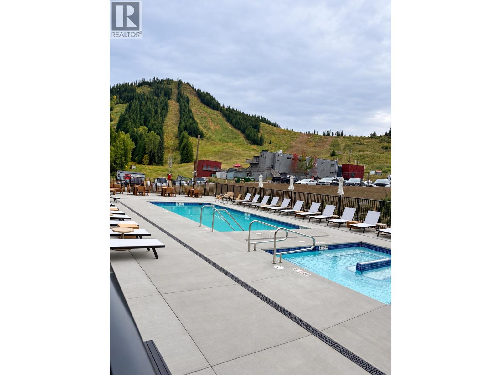 Pool & Hot Tub