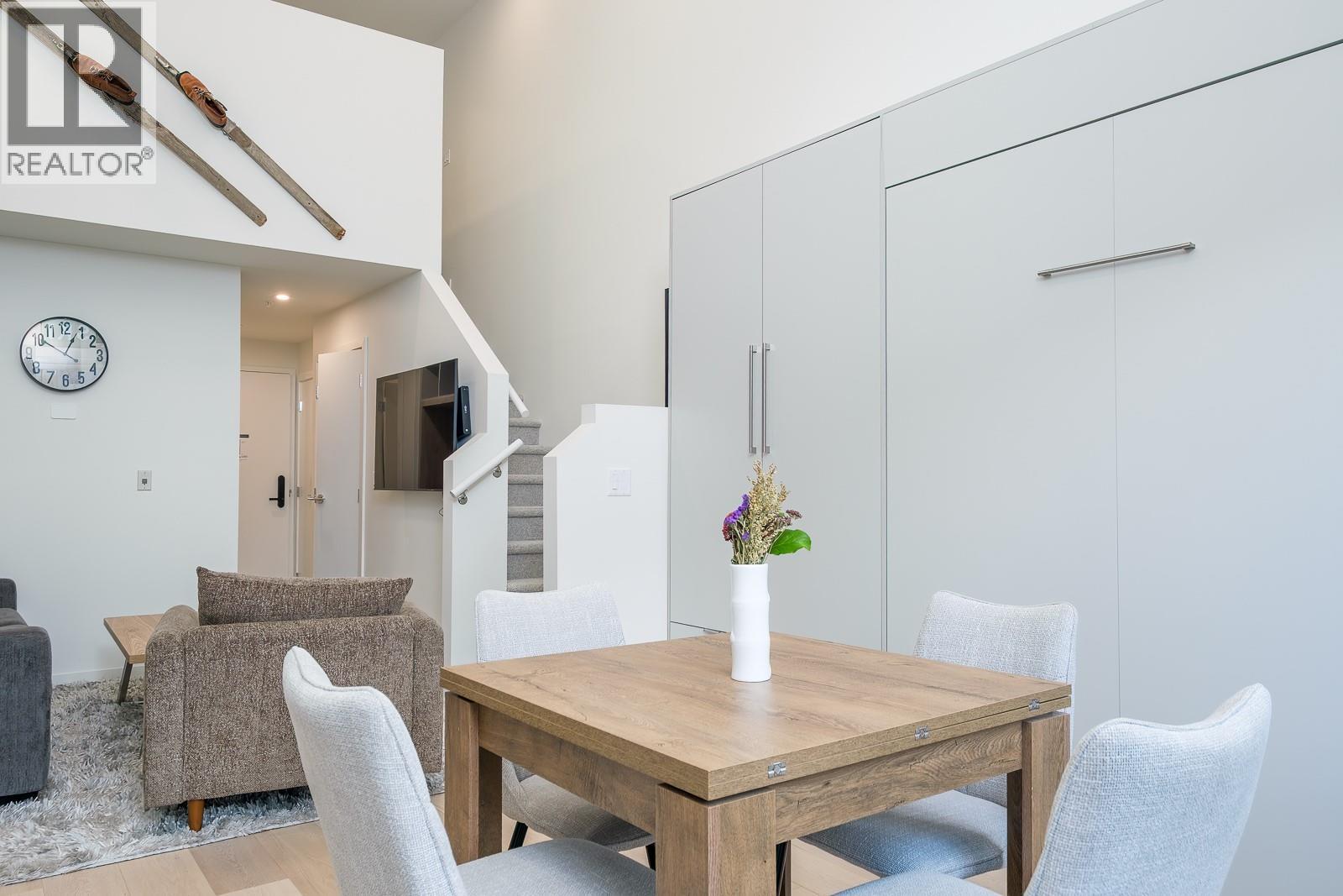 Dining Room / Kitchen