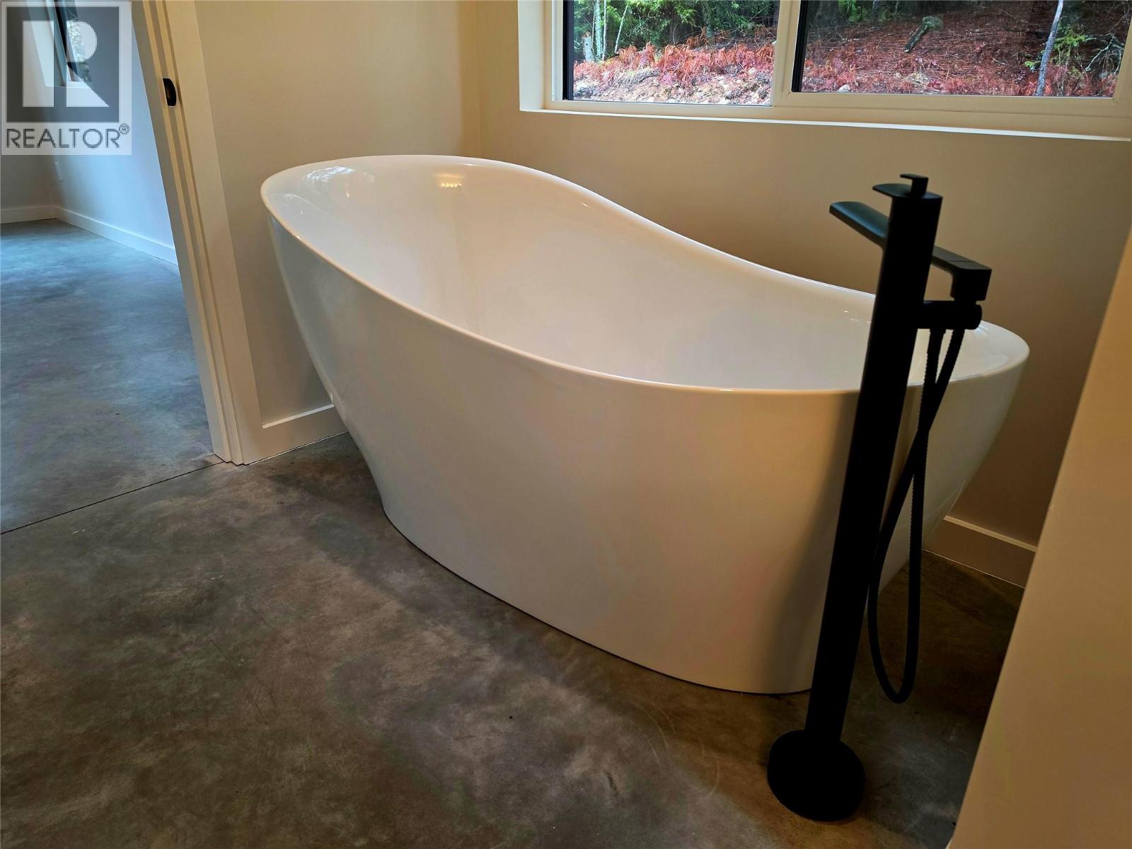 Ensuite Soaker Tub