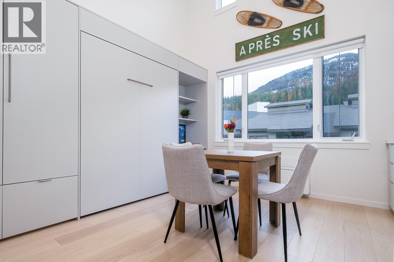 Dining Room / Kitchen