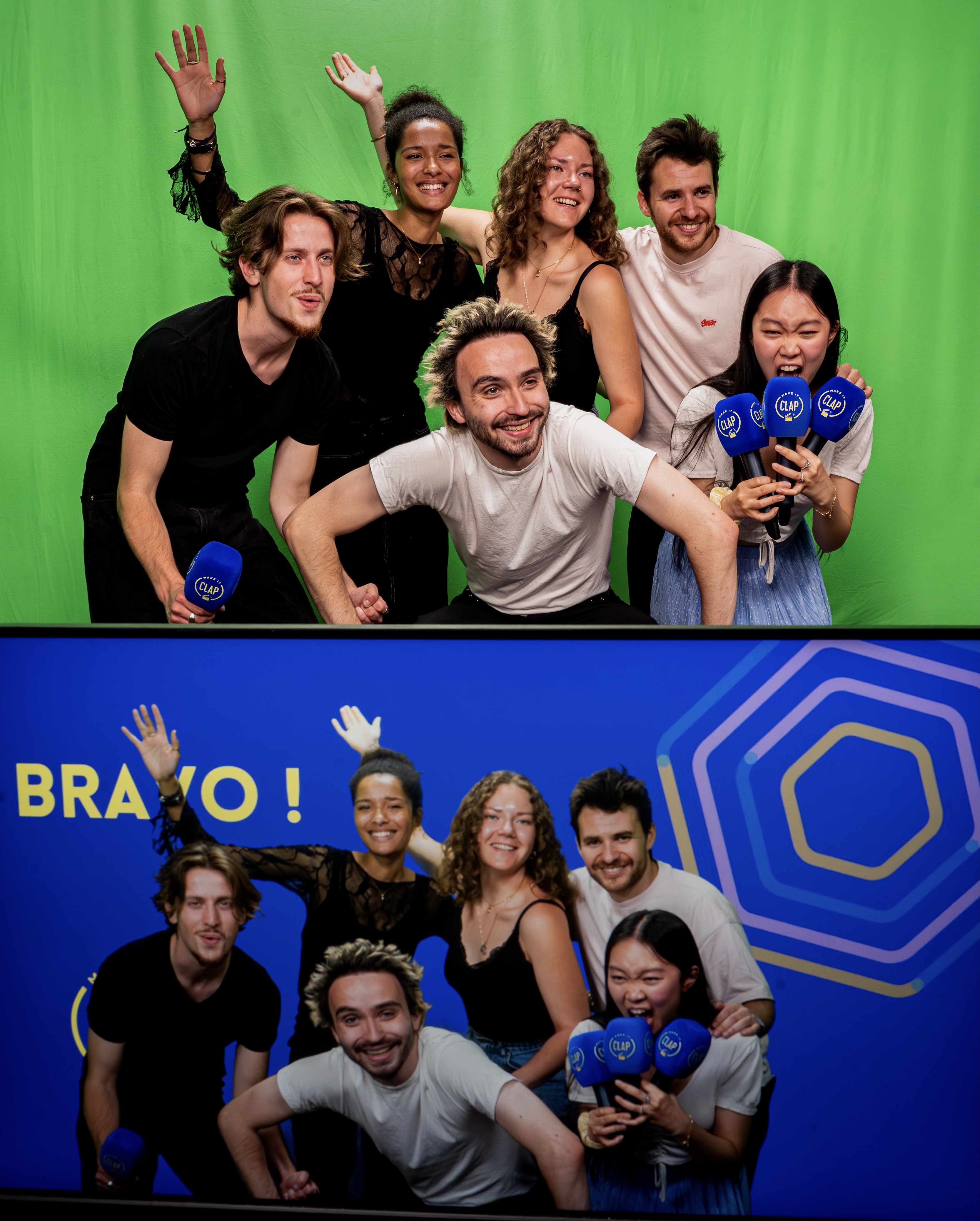 Un groupe d'amis pose face caméra