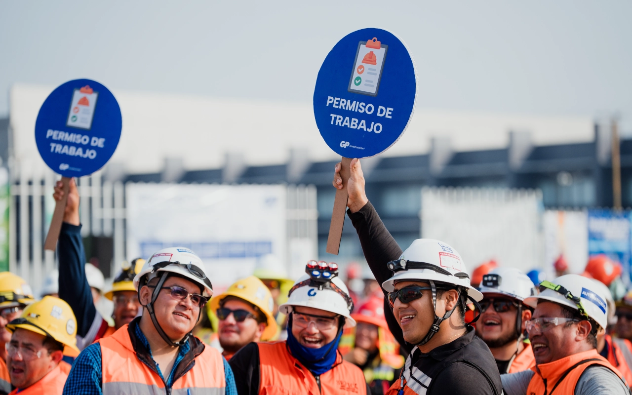 Jornada corporativa de seguridad, calidad y medio ambiente realizada por GP Construcción en sus proyectos.