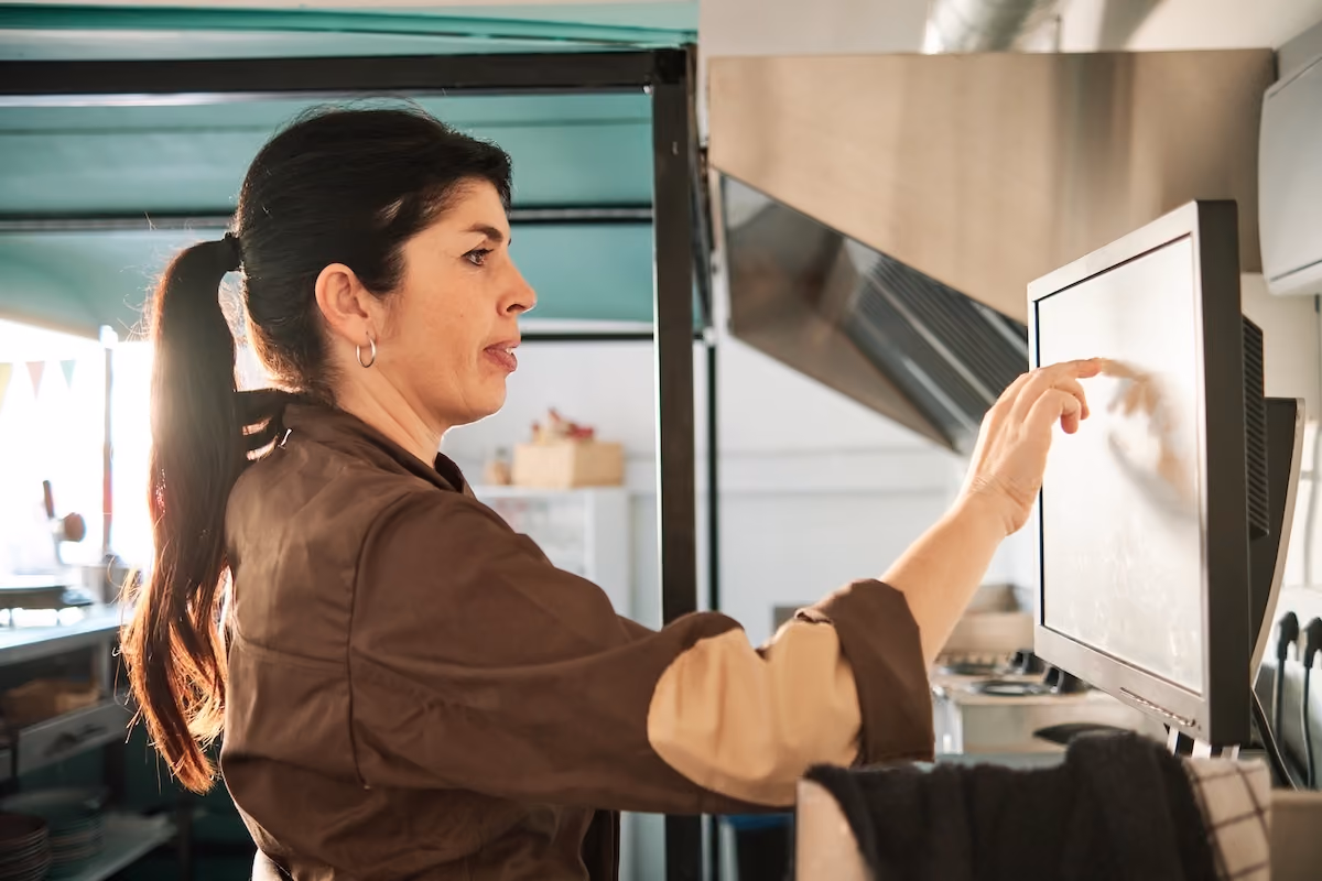 use of touchscreen terminal in restaurant