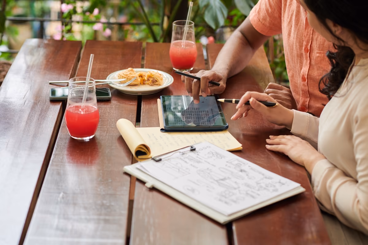 2 people optimizing their pricing strategy