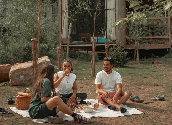 Urlaub mit Freunden in den belgischen Ardennen - Chill bei Wasserfall