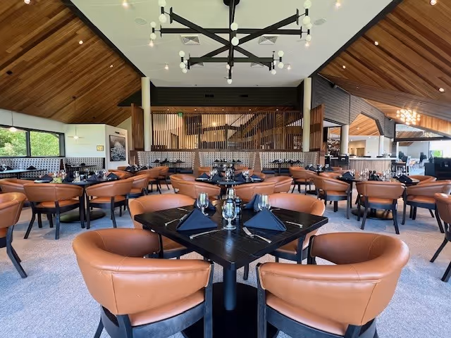 Columbia Edgewater Bristro with beautiful seating area and fresh modern design.