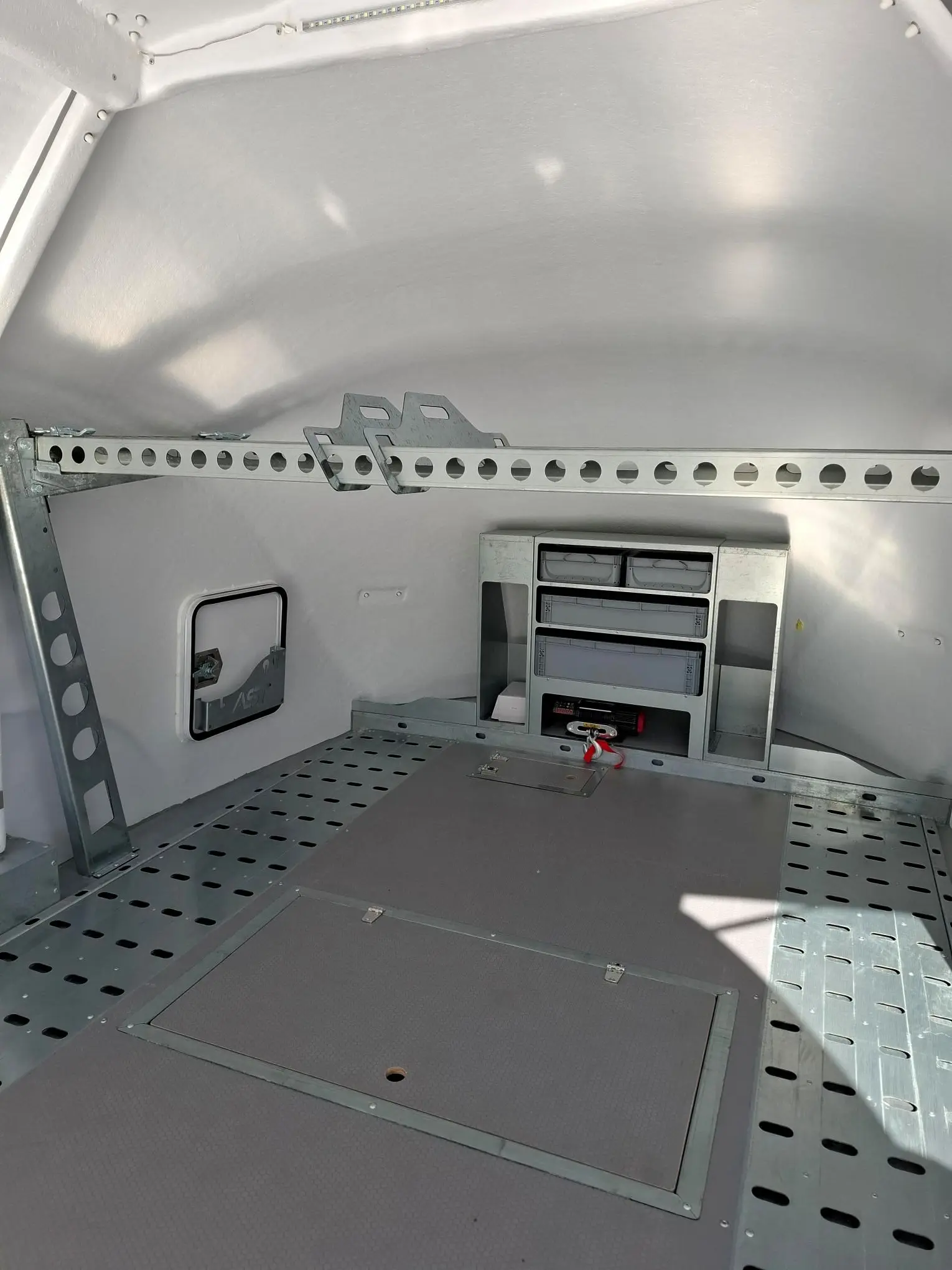 AST-2 Roefs Trailers gesloten autotransporter autotrailer