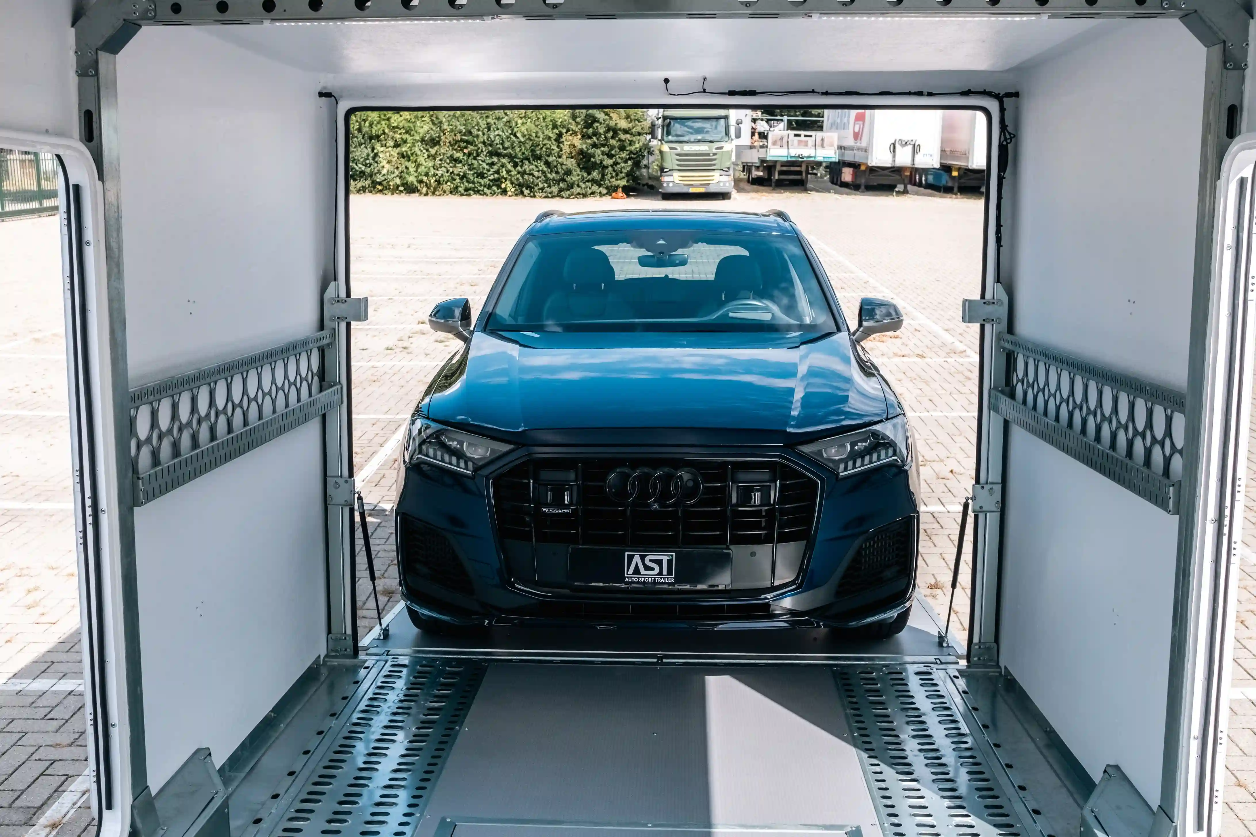 AST-3 gesloten autotransporter Roefs Trailers