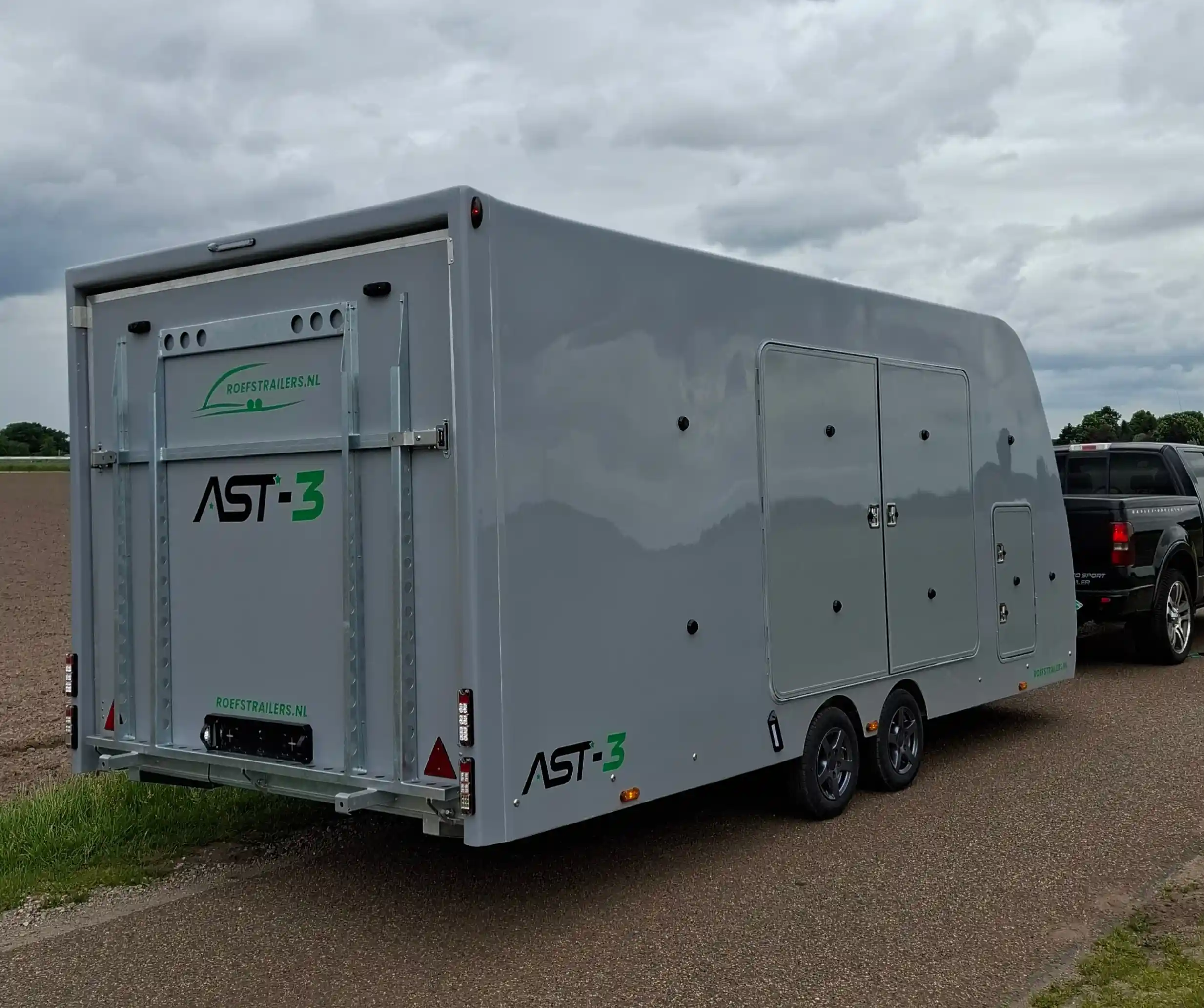 AST-3 gesloten autotransporter Roefs Trailers