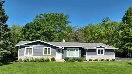 "Explore the benefits of vinyl siding: cost-effective, low maintenance, durable, and versatile in design. Enhance your home with Ridge Top Exteriors."